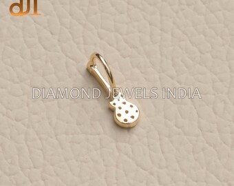 MATEO♦14Kミニダイヤモンドバーバイパスピン Solid 14k Yellow Gold Pave Diamond Guitar Charm Pendant