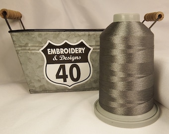 COOL GREY thread Glide polyester 5500 werven, 40 WT.  Koning grote spoel. Gemaakt in de VS!!  Cool Grey 10CG9