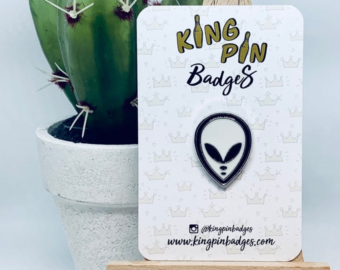 ALIEN Enamel Pin Badge | Retro Pin Badge | UFO and Space | Soft Enamel Pin |   Letterbox Gift | Mix & Match 3FOR2