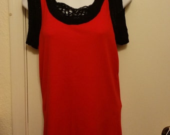 Women’s Red tank/Women’s crochet tank/Red and black tank/black crocheted tank/Red crocheted tank/Women’s gift/Women’s clothes