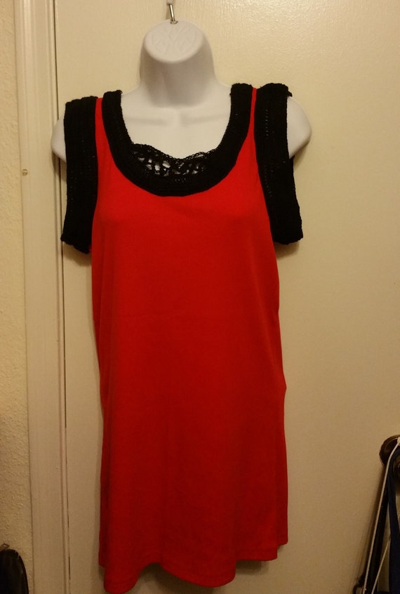 Women’s Red tank/Women’s crochet tank/Red and black tank/black crocheted tank/Red crocheted tank/Women’s gift/Women’s clothes