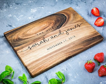 Personalisiertes Schneidebrett aus Holz, individuelles Schneidebrett, personalisiertes Hochzeitsgeschenk, graviertes Brett, Brautpartygeschenk