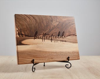 Personalisiertes Jubiläum Schneidebrett - Geschenk für Paar, personalisierte Hochzeitsbrett, individuelles Holzgeschenk zum Jahrestag