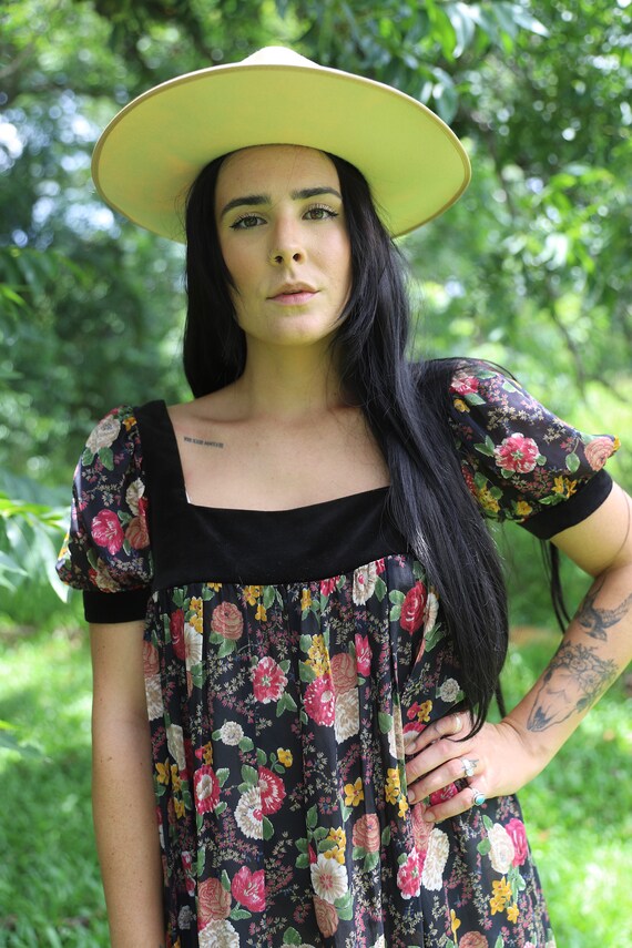 Vintage Summer Dress with Floral Print Bohemian 70s slightly sheer lightweight dress