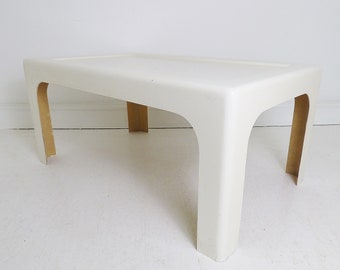 Table basse vintage blanche en fibre de verre par Marc Berthier pour Prisunic, France