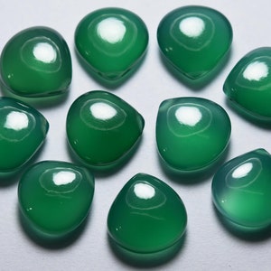 3 pares de coincidencias, ónix verde, perforado lateralmente, pulido liso, briolette en forma de corazón, tamaño 14x14mm
