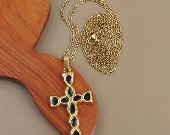 Collier pendentif croix de Jésus style gothique émaillé noir chaine en acier inoxydable hypoallergénique pour homme ou femme