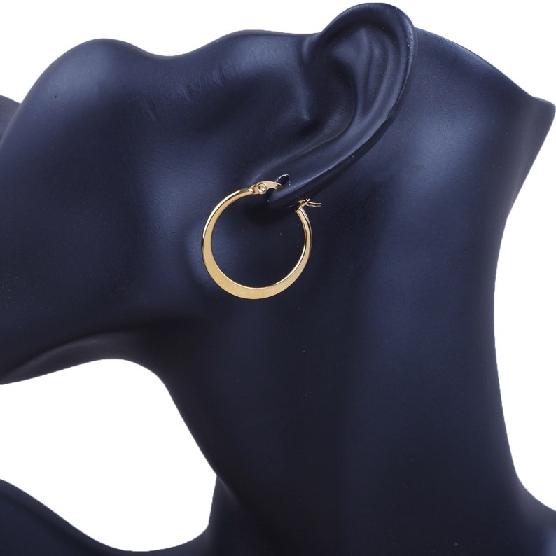 Round flat end hoop earrings 15 mm, 20 mm, 25 mm, 30 mm, 35 mm, 40 mm hoop earrings in hypoallergenic gold-plated stainless steel 2,5 cm