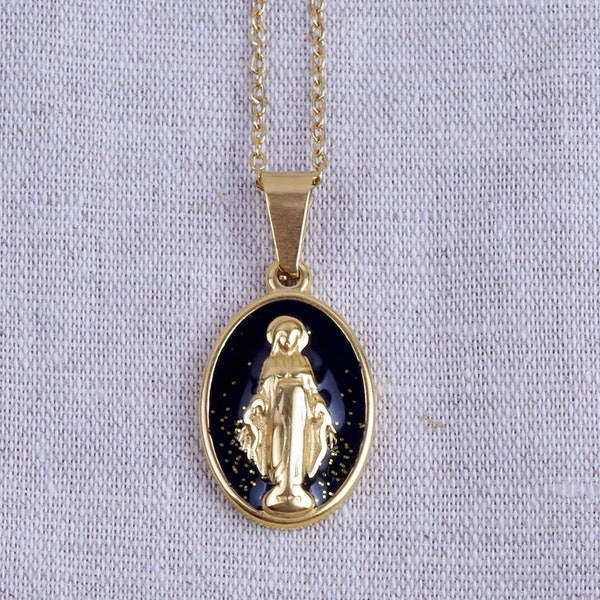 Halskette mit Anhänger der Jungfrau Maria, emaillierte Madonna mit Goldglitter aus hypoallergenem Edelstahl