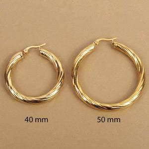 Thick striated hoop earrings 40 mm, 50 mm, hypoallergenic stainless steel rings gilded with fine gold