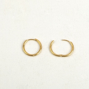Coppia di anelli mini Huggi Hoop 12, 14, 16, 18, 20, 24 mm, spessore 2 mm, in acciaio inossidabile anallergico dorato con oro zecchino 18 mm