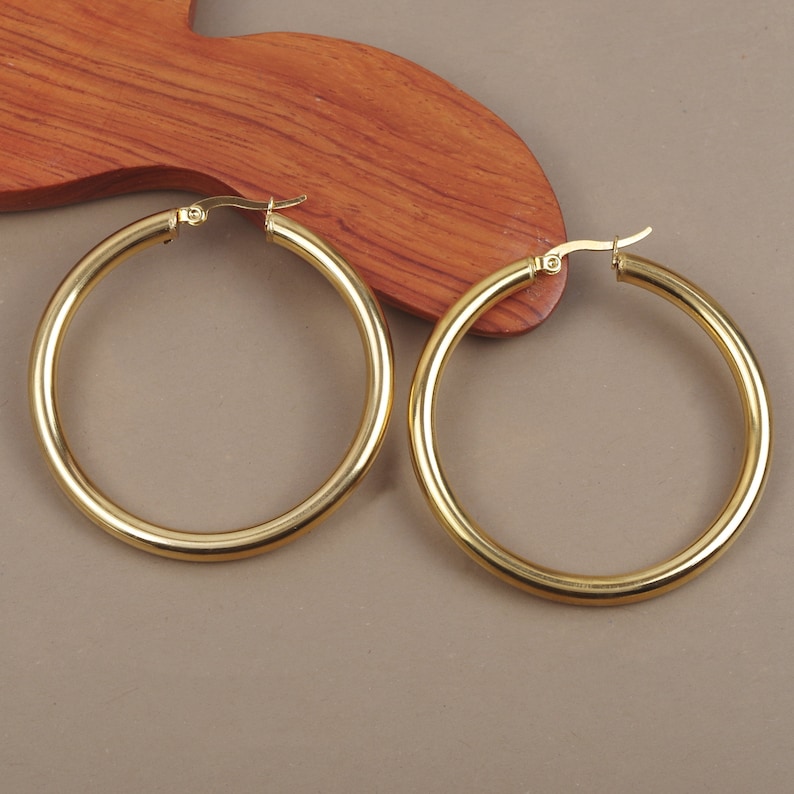 Boucles d'oreilles créoles épaisses 30, 40, 50, 55, 60, 65 mm anneaux en acier inoxydable hypoallergénique dorées à l'or fin image 5
