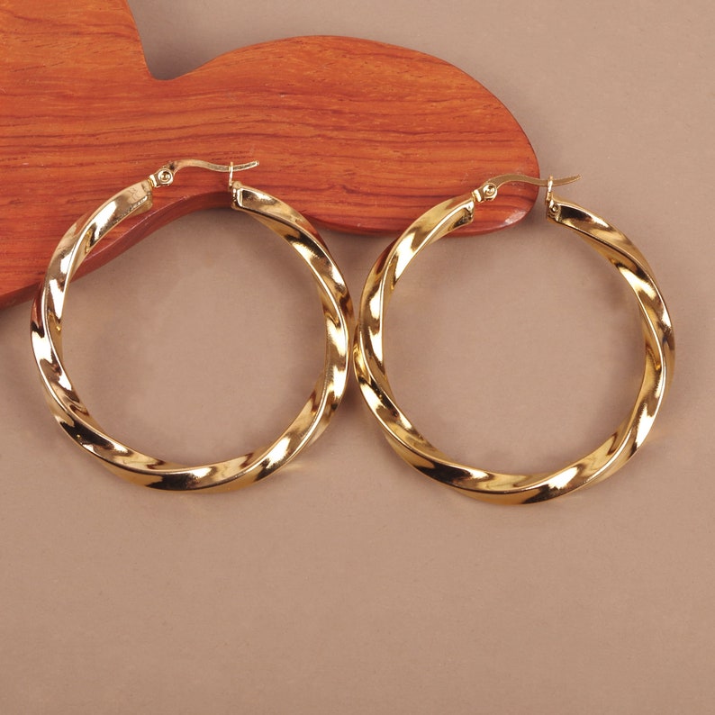Boucles d'oreilles créoles épaisses torsadées 50 mm, anneaux en acier inoxydable hypoallergénique dorées à l'or fin image 2