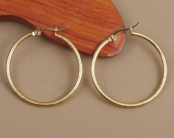 Boucles d'oreilles créoles rondes finement granulé 35 mm, anneaux en acier inoxydable doré à l'or fin hypoallergénique