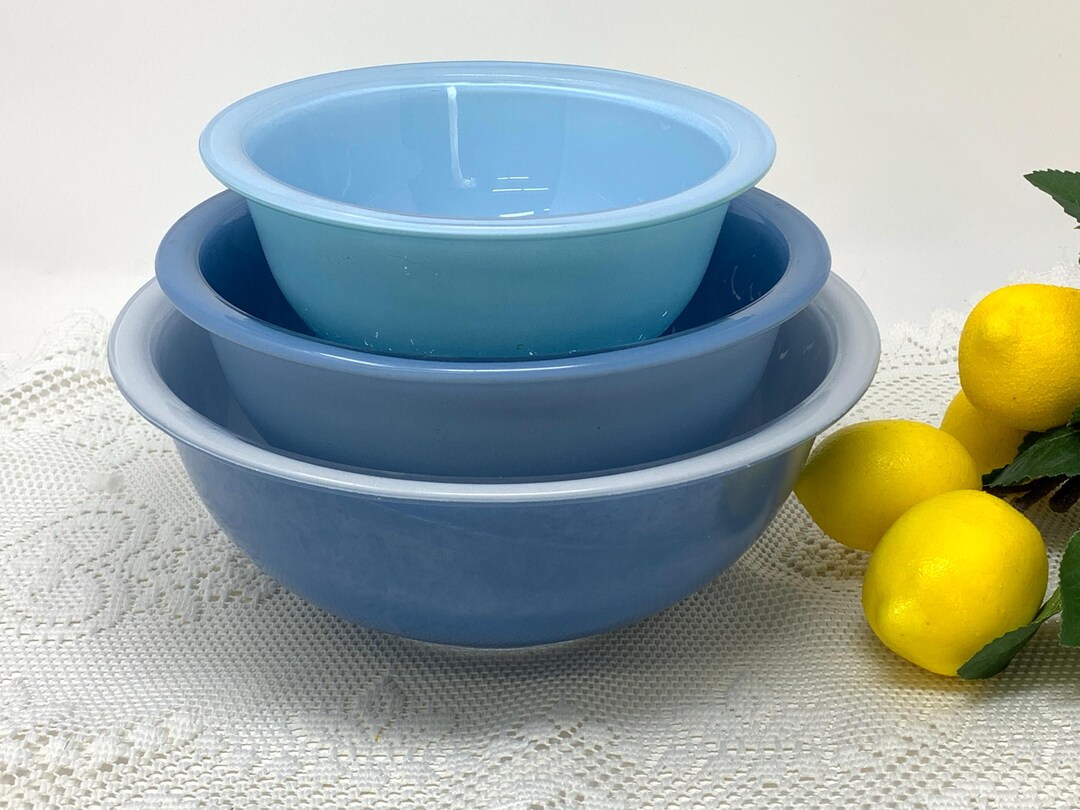 Vintage 1990's Pyrex Moody Blues ~ Pastel Blues With Clear Ribbed ...
