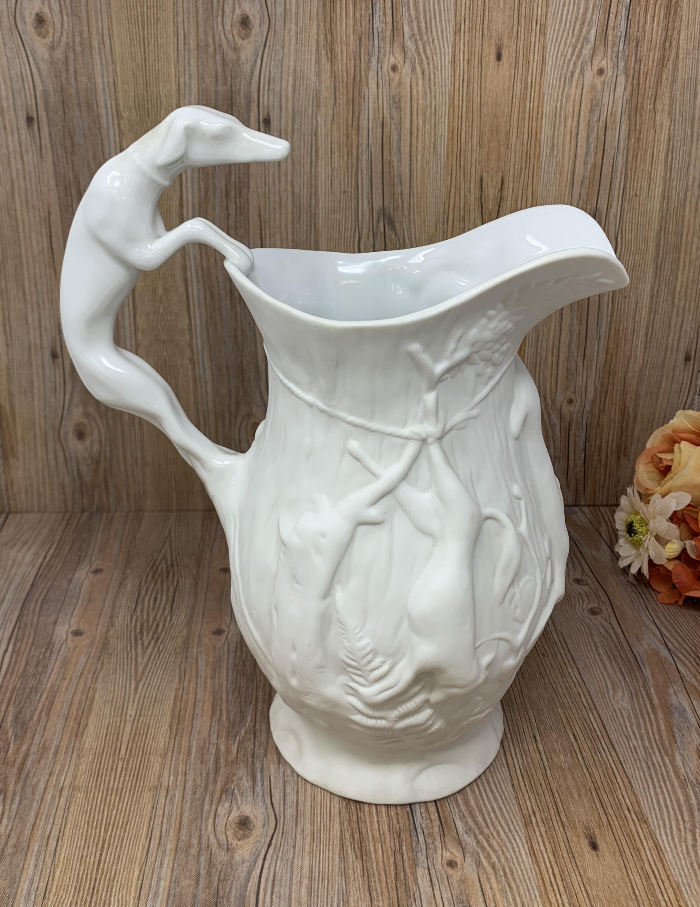 4438）Mottahedeh（モッタヘデ）の磁器の蓋物 詳細不明 4438