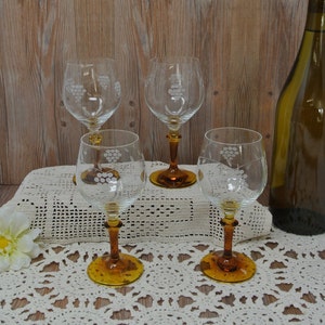 Beautiful Amber Stemmed Wine Glasses Clear Bowl Etched with Grapes Set of Four (4)