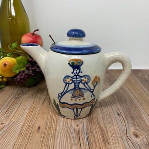 TETERA/CAFETERA vintage John B. Taylor Milkmaid, cerámica de Louisville. También se conoce como el modelo Farmers Wife.