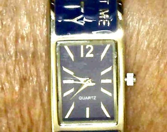 Avon Quartz Swan Watch Face Leather Patent Vintage Avon Quartz Watch Women Silver Swan Shape Leather  main image 3