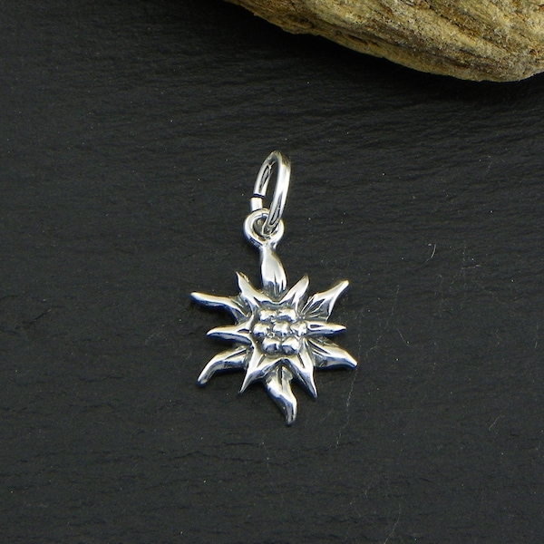 Edelweiss Pendant - in 925 Silver blackened