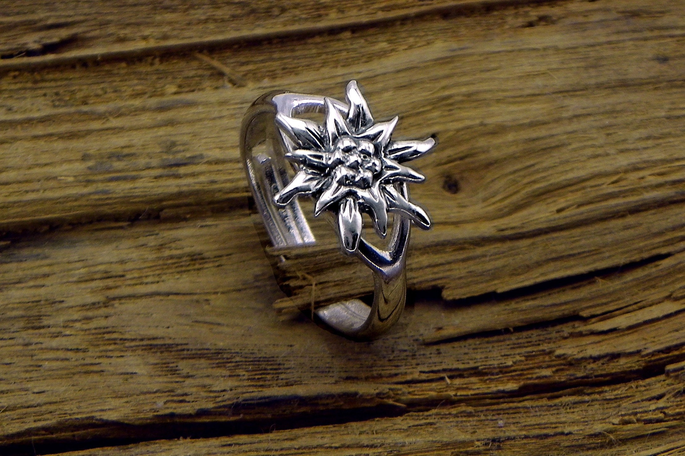 Edelweiss Ring in 925 Silver Blackened - Etsy