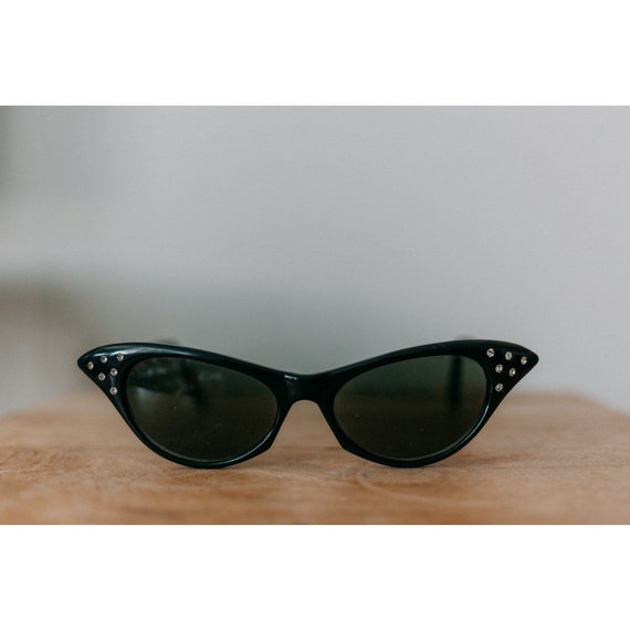 Vintage Chic Rhinestone Cat-Eye Sunnies - image 1