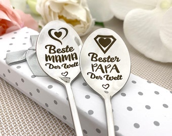 Bester Papa Der Welt - Beste Mama Der Welt - Two spoons for parents - Personalized gift with custom text on handles - Gift for mom and dad