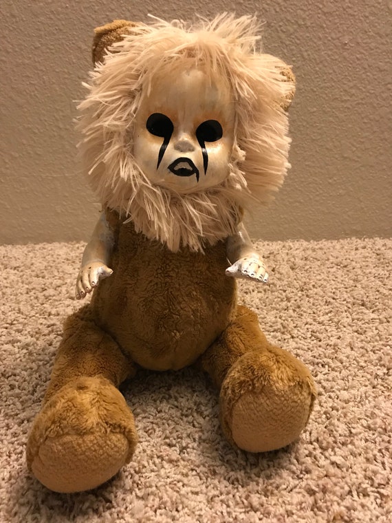 teddy bear that makes scary face