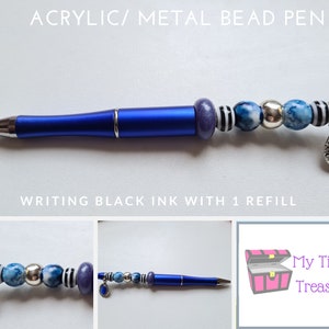 Metallic blauwe pen met blauwe bedel, blauwe met witte kralen pen, moederdag, verjaardag, planner pen, schoolpen, leraren kado
