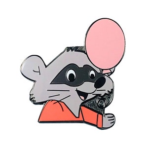 Pin – Raccoon from Robin Hood – Disney Fantasy | Sherwood Forest Animal Collectible Green Bandit Accessory Gift