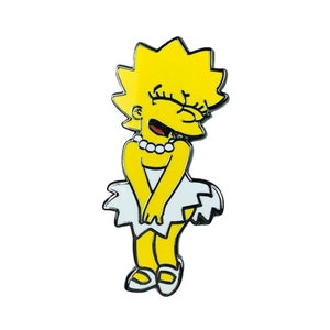 Può includere: Personaggio dei cartoni animati giallo con un vestito bianco e una collana di perle. Il personaggio sta strizzando l'occhio e sorridendo.