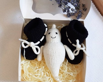 Spooky baby rattle, ghost baby rattle & booties, halloween baby rattle and shoes, halloween ghost baby gift, horror baby toys, black booties