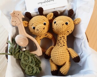 Giraffe baby gift box : crochet giraffe stuffed toy, rattle, macrame paci clip / safari baby shower, pregnancy congrats, expecting mom gift