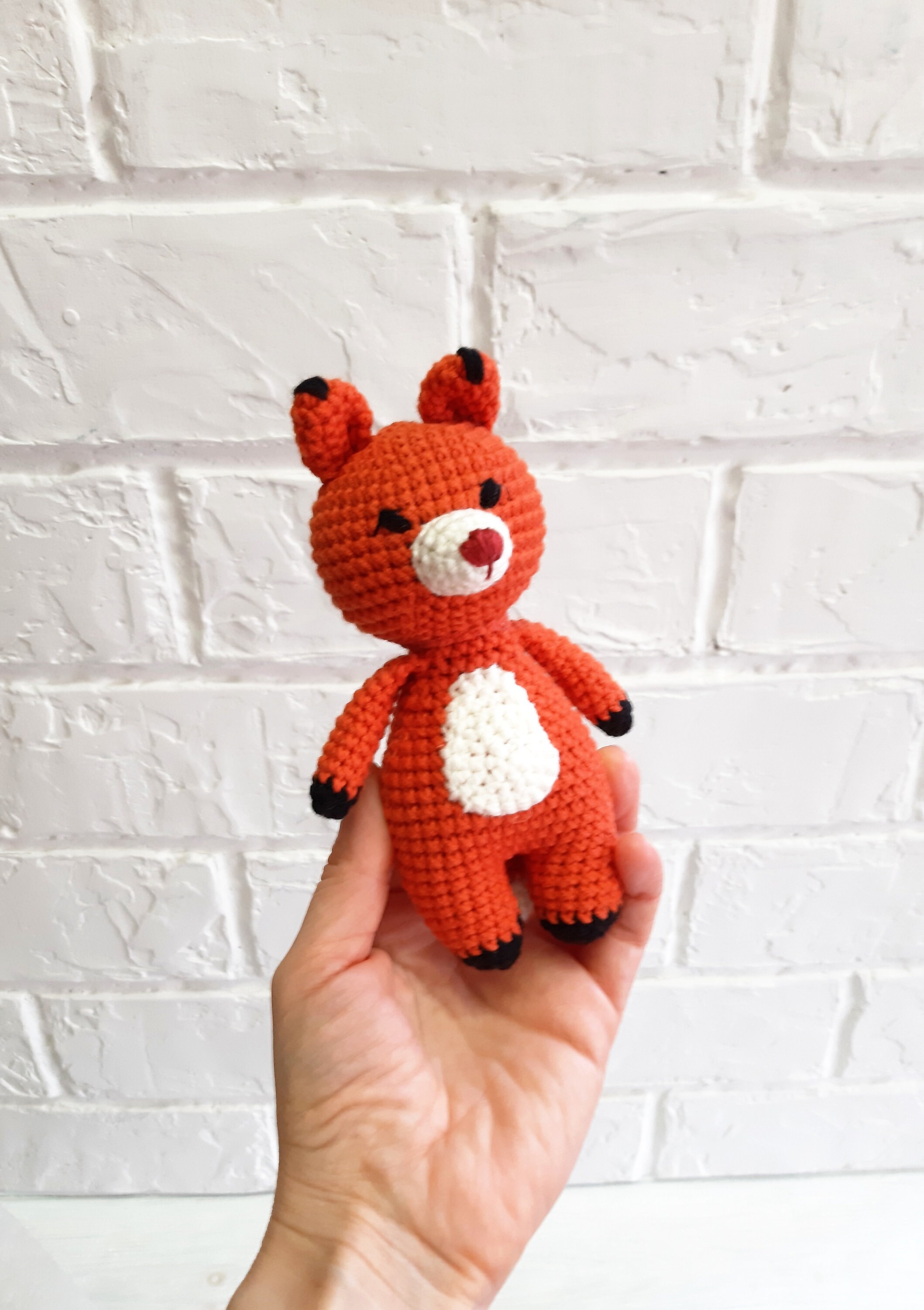 森の友達の森のぬいぐるみおもちゃ：かぎ針編みのクマ、ウサギ、編み物