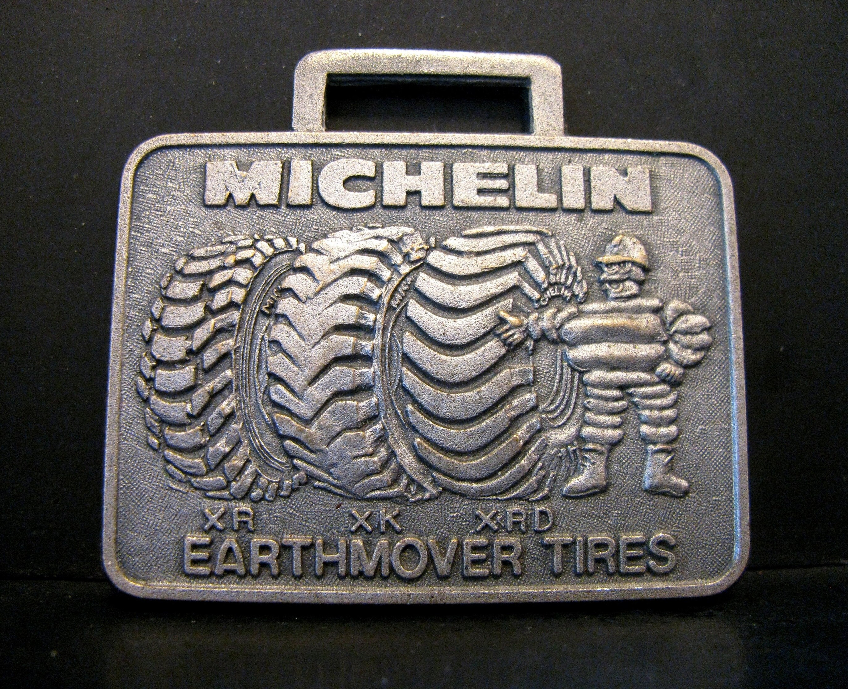 ウォームアップウェア Michelin Earthmover 20-Year Anniversary Michelin Tire Corporation XR XK & XRD Giant Earthmover Tires
