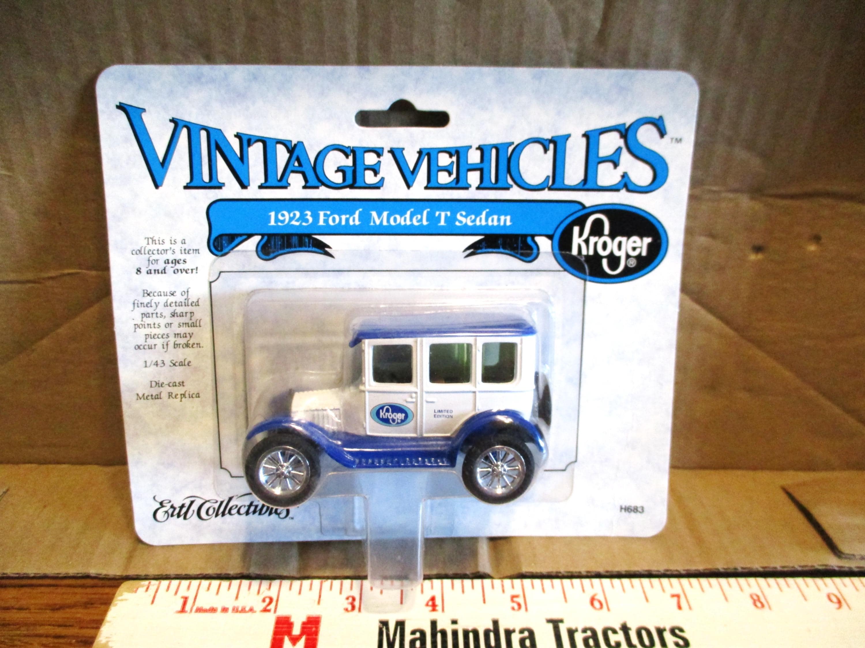1923 Ford Model T Sedan Car Auto KROGER 1997 Vintage Vehicles Ertl