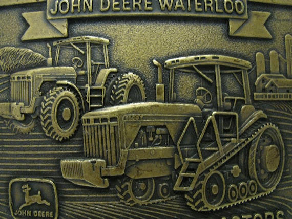 John Deere Waterloo Works the Deere Crossing Store 8000