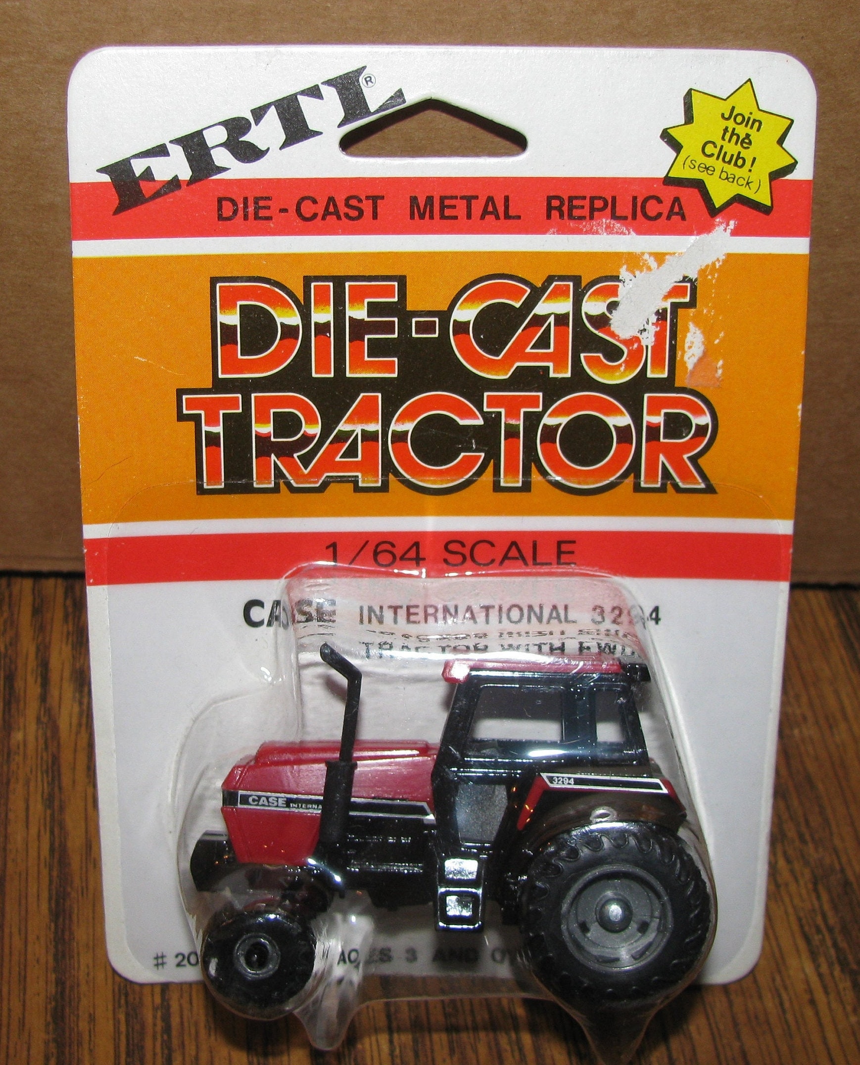 Case IH 3294 Row Crop Tractor With FWDA & Cab 1/64 ERTL Toy