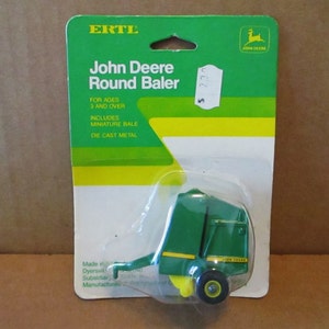 John Deere 535 Round Hay Baler & Bale 1/64 ERTL Toy #577 Farm Implement Manufactured 1980&#39;s in USA  jd Die Cast Metal Green Yellow