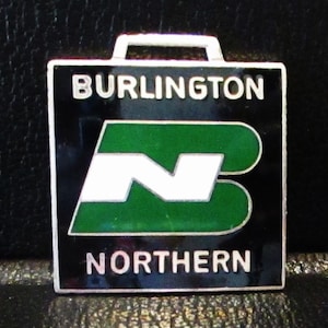 Burlington Northern Railroad BN logotipo de marca registrada relógio de bolso em latão e esmalte Fob RR trem ferroviário colecionável