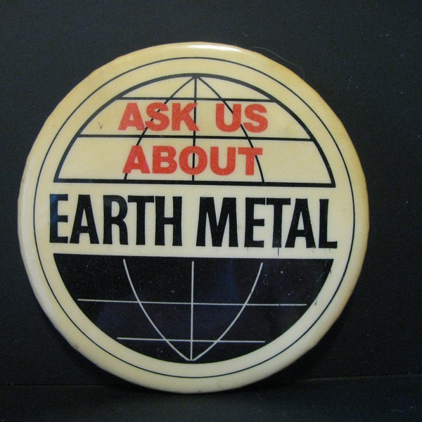 IH International Harvester Company Canton IL Plant  "Ask Us About Earth Metal" Disk Blade Button Pin IHC  Red White Black