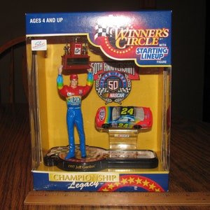 1997 Winner&#39;s Circle Jeff Gordon #24 Driver Nascar Legacy Cup Champion Figurine Display Stand Race Car Trophy 50th Anniv 1948-1998 Chevy