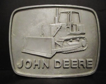 John Deere 850 rupstrekker bulldozer bulldozer tinnen afwerking riemgesp 1978 vintage JD collectible bouw mijnbouw grondverzet