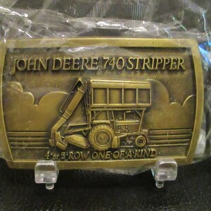 NY John Deere 740 bomullsavstrykare plockare bältesspänne 1984 Moline Illinois 4 eller 5 rader unik skördetröska jd samlarobjekt samlare