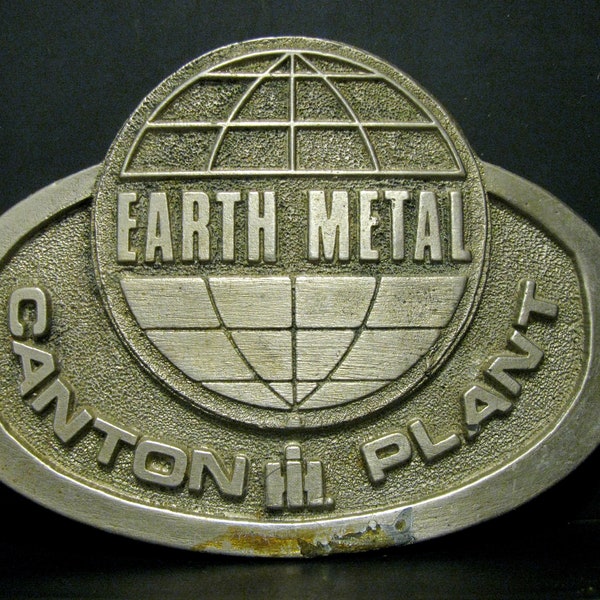 IH International Harvester Canton Illinois Plant Factory Earth Metal Globe 1982 Belt Buckle Spec Cast disk blades ag agriculture collector