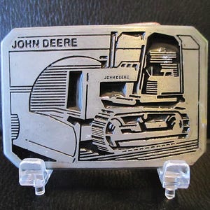 John Deere Bulldozer Dozer Crawler Tractor Laser Pewter Belt Buckle 1983 JD Deere & Company Moline Illinois  collectible