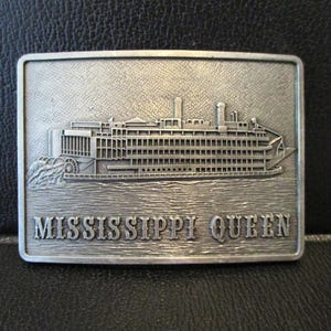 Mississippi Queen Paddlewheel Riverboat Steamboat Gambling Boat Collectible Belt Buckle
