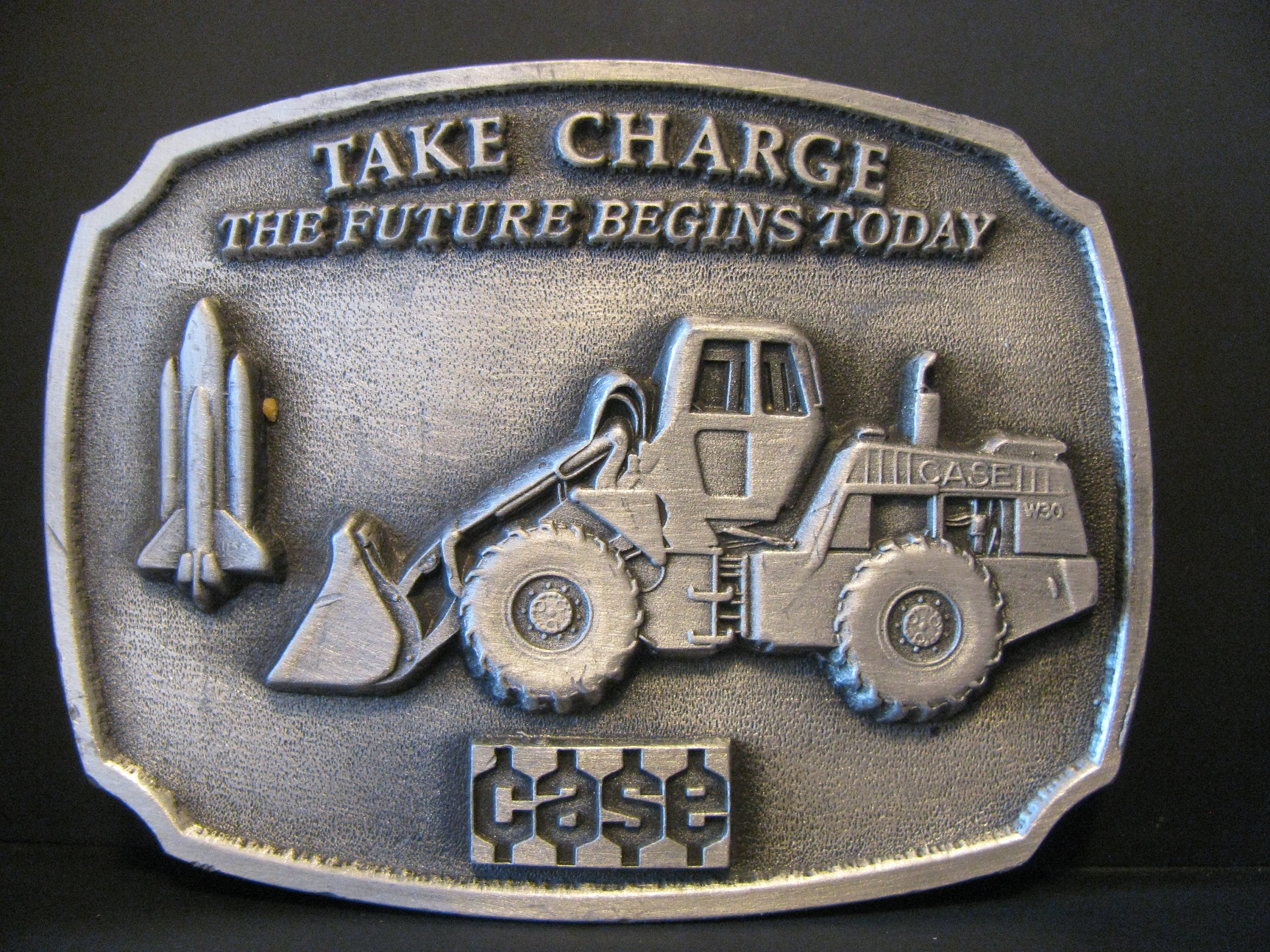 Vintage 1988 CASE Wheel Loader W30 Pewter Belt Buckle Heavy Cast Rare Tractor Case W30 Wheel Loader Pewter Belt Buckle 1988 Parts Fair LE  main image 2