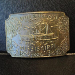 Mississippi &quot;Queen of the West&quot; Paddlewheel Riverboat Steamboat Gambling Boat Collectible Belt Buckle