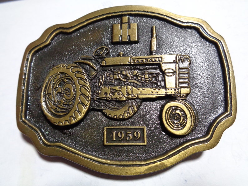 Collectibles Memorabilia IH International Harvester Farmall 560 460